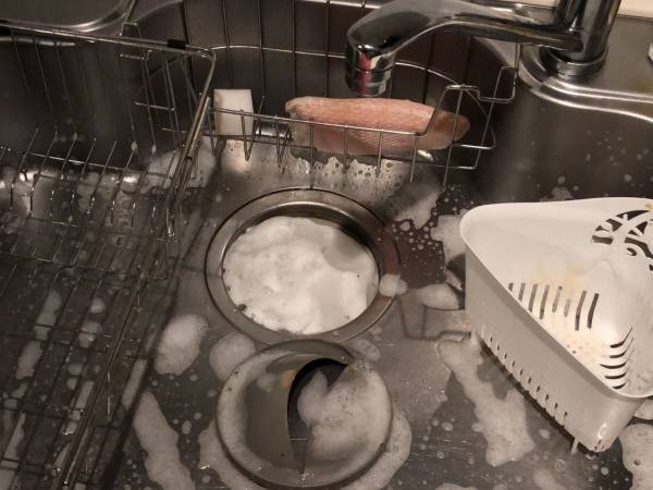 キッチン泡ハイターで絶対やめて！　花王の注意喚起に「気を付けます」「これダメだ」