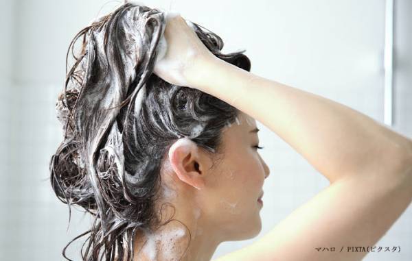 シャンプーとリンスを別ブランドで使用　続けていると…？