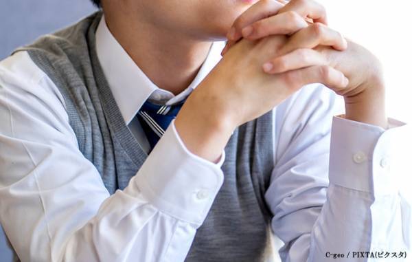 友達とサイゼに行ったら、隣の男子高校生が…「これは青春」「ニヤケが止まらん」