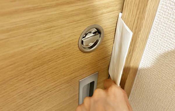 もしもトイレに閉じ込められたら？　トイレの『アレ』を使って脱出！