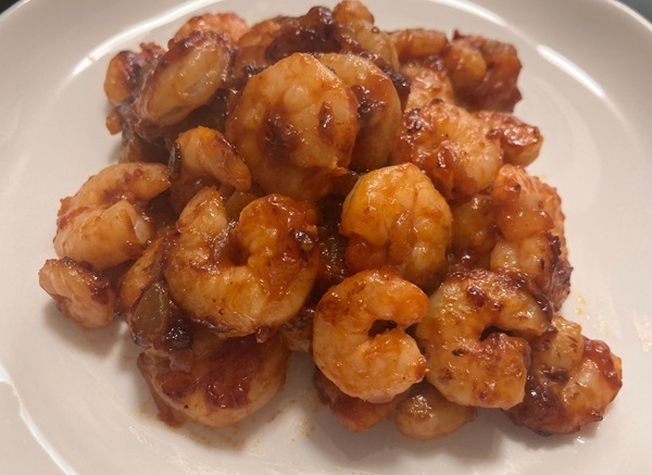 ケチャップを焼くだけで「コクが増す」　エビチリ作りのひと手間に「初めて知った」