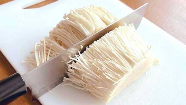 エノキで米が止まらない　電子レンジ３分半の『爆速料理』とは