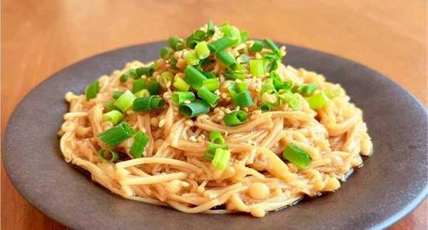 エノキで米が止まらない　電子レンジ３分半の『爆速料理』とは