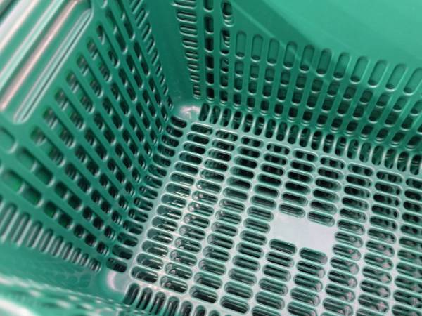 買い物カゴ内で横にしてはいけない意外なアレ　「盲点でした」「確かに危ない」