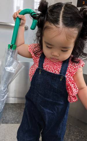 通りすがりの人「あら、信玄餅ちゃん」　娘の服を見ると？