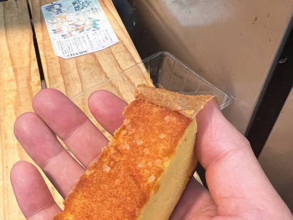 長崎のおばあさん「カステラの紙はね…」　裏技に「すげえ！」「有益すぎる」