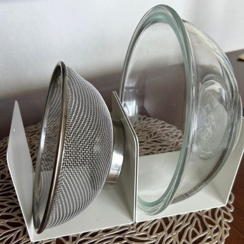 セリアの『ブックスタンドU型』が有能！　活用テクに「知らなかった」「早速買う」