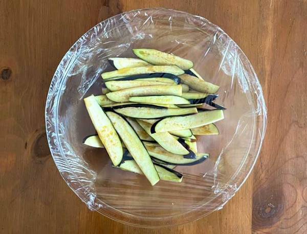 とろとろ感がヤミツキ『無限ナス』　味付けにアレを？　「思い付かなかった」