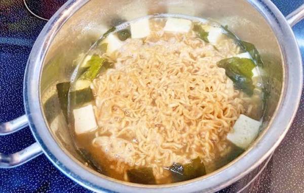 味噌汁が余ったらコレ！　日清のレシピに「簡単」「ちょっと豪華」