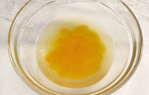 そのまま食べるの待って！　グミを水で溶かしたら…？