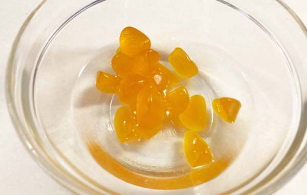 そのまま食べるの待って！　グミを水で溶かしたら…？