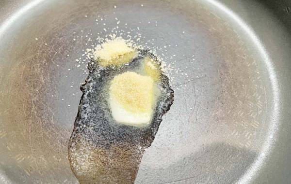 まるで高級スイーツ！？　セブンのバウムクーヘンがあっという間に大変身