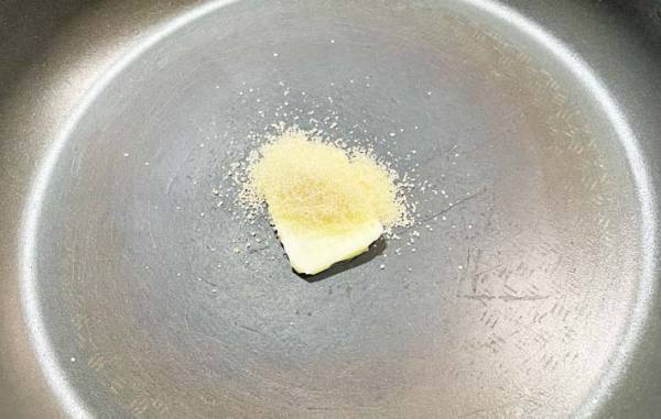 まるで高級スイーツ！？　セブンのバウムクーヘンがあっという間に大変身