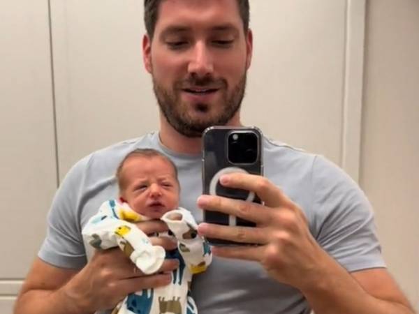 「呼吸が止まった」　毎月同じポーズで赤ちゃんを撮影　すると１年後…？