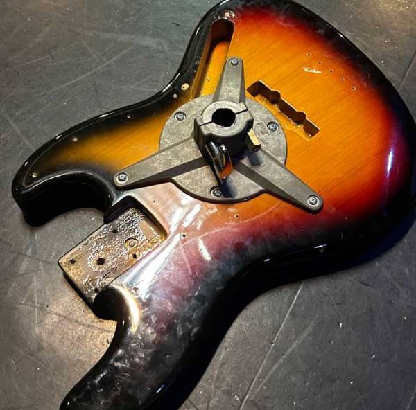 男性「壊れてどうしようもないベース」　変身した姿に「え、すご」「天才かよ」