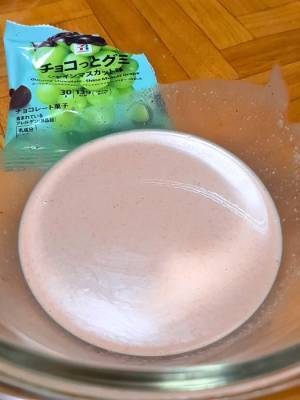 グミと牛乳をレンチンしたら？　融合後の姿に「これはまさに…」