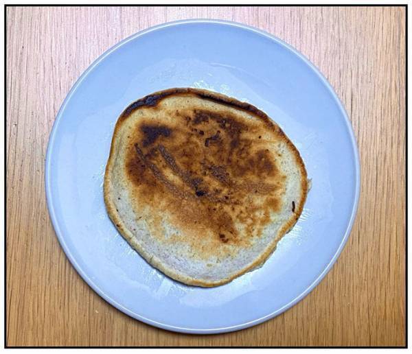 「あるあるすぎる」「親近感しかない」　カフェでモーニングを食べるはずが…？