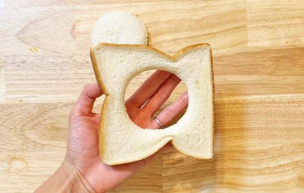 食パンをくり抜いて、そこに…　「別で作らなくていいんだ！」