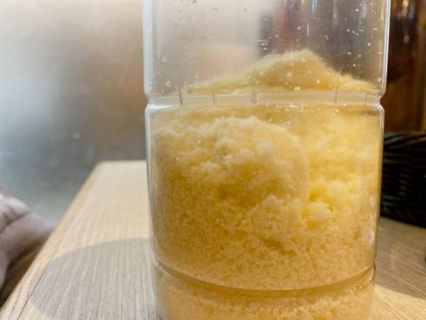 粉チーズを冷蔵庫で保存するのはやめて！　理由に「マジか」「知らなかった」