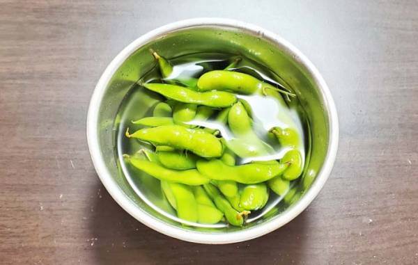 冷凍枝豆のやみつきになる食べ方に「最高か！」「驚いたよ」