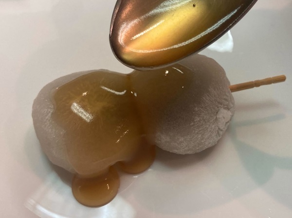 ローソン『こしあん大福』にアレかけたら　あまりのうまさに「家族が感動」