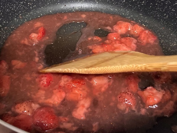 ローソン『こしあん大福』にアレかけたら　あまりのうまさに「家族が感動」