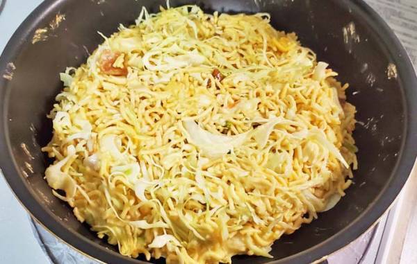 ソースが決め手の『あのカップ麺』　お好み焼きにしたらおいしかった