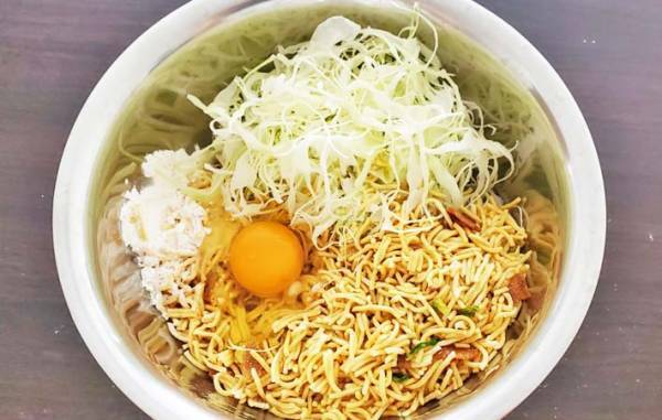 ソースが決め手の『あのカップ麺』　お好み焼きにしたらおいしかった
