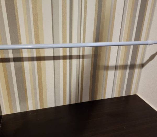 突っ張り棒を『あの場所』に設置したら？　使いやすさに「かなり快適」「これは優秀」