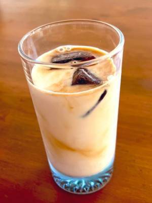 「その手があったか」　カフェオレのおいしい飲み方が話題！