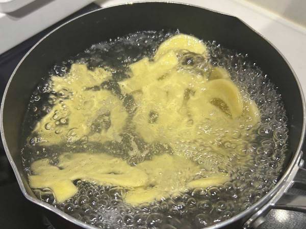 料理の完成写真に「センスに脱帽」「爆笑した」　普通じゃないパスタに注目！