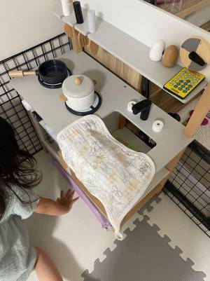 そこマネする！？　子供の『おままごと』、キッチンのシンクを見ると…