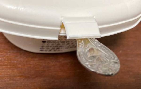 バターナイフの入れっぱなしはNG？　明治の説明に「知らなかった」