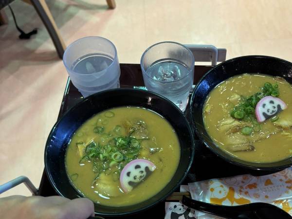 フードコート「ご利用ください」　置かれていたモノに絶賛の声！