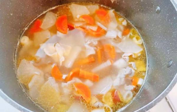 アク取り、まだおたま使ってる？　丸めたアレで「すっきり！」