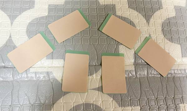 肩がこる時は？　企業が、○の字貼りをおすすめ！