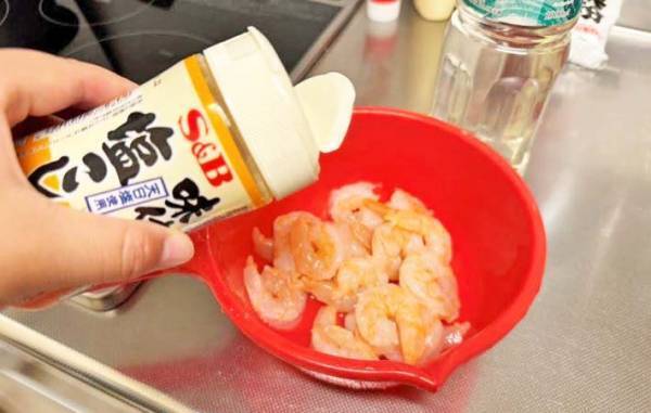 「コクがすごい」「また買いたい」　余った練乳でエビマヨを作ってみた