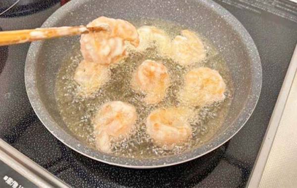 「コクがすごい」「また買いたい」　余った練乳でエビマヨを作ってみた