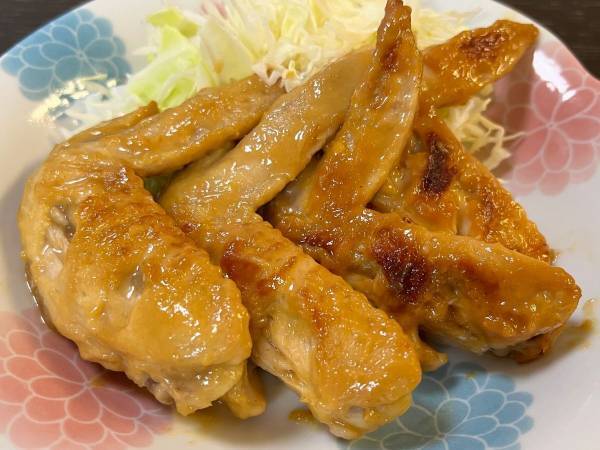 手羽先はこうやって食べて！　きれいに食べ切る方法に「今度やる」「これは画期的」