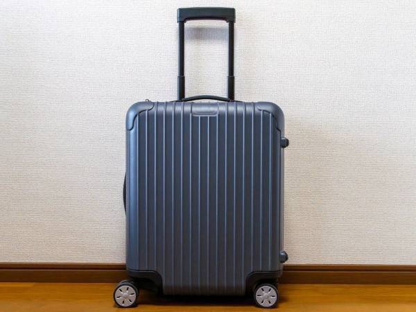 キャリーケースのタイヤにアレを被せると？　汚れ対策に「コレはいい」「確かに妙案」