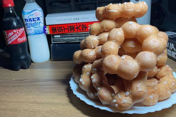 恋人にフラれた男性が、ミスドへ行き？　驚きの光景に「これは真似できない」「すごすぎる」