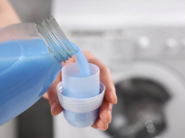 ドラム式洗濯機の洗剤、適量ってどれぐらい？　企業の説明に「もう悩まない」