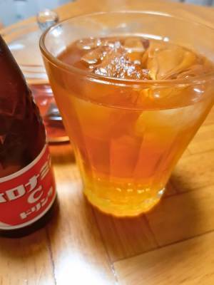 『オロナミンC』に濃いめの紅茶を入れてみて！　大塚製薬のアレンジに「この発想はなかった」