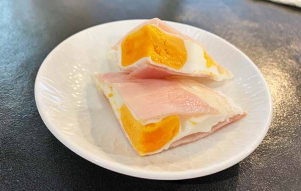 火を使わずにハムエッグ！　弁当にも使える裏技に「感動した」