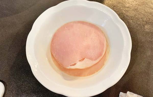 火を使わずにハムエッグ！　弁当にも使える裏技に「感動した」