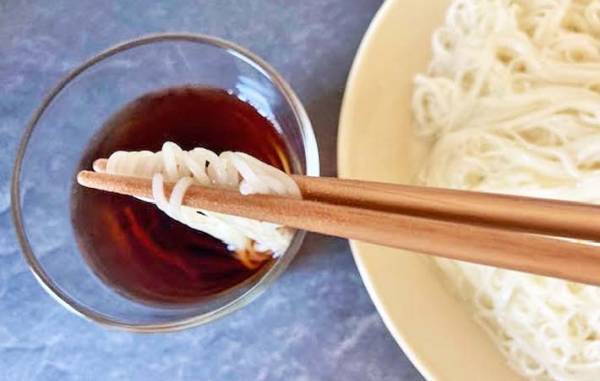 「水は使いません！」　まさかの割り方に「飽きたらコレだ」