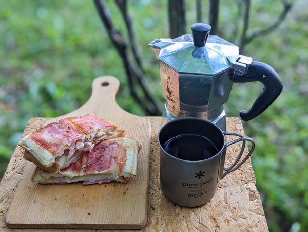 アレで『パンを』挟むと？　「天才！」「絶対においしいやつ」