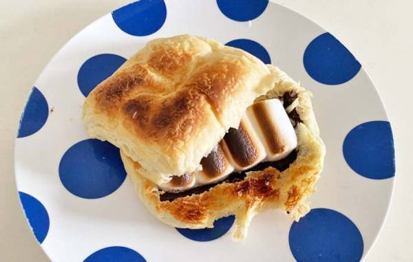 『ホワイトデニッシュショコラ』をもっとおいしく！　山パンの簡単レシピに「うっとり」