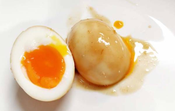 まだめんつゆで浸けてる？　煮卵はアレを使うと…「すごいわ」