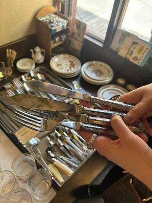 「箱の中１つ１００円」　西荻窪で見つけた雑貨店店　売っていたのは？」